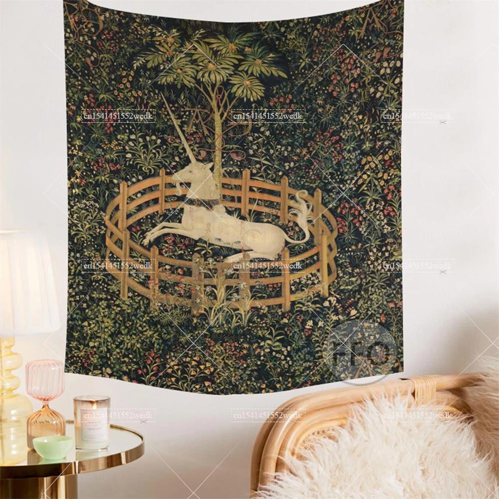The Unicorn In straight Wall T - Home Decor Medieval recensione e prezzo